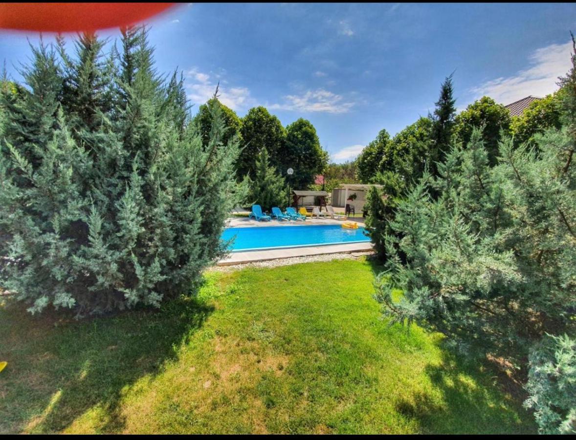 Tranzzit Airport Apartment II Otopeni Bagian luar foto