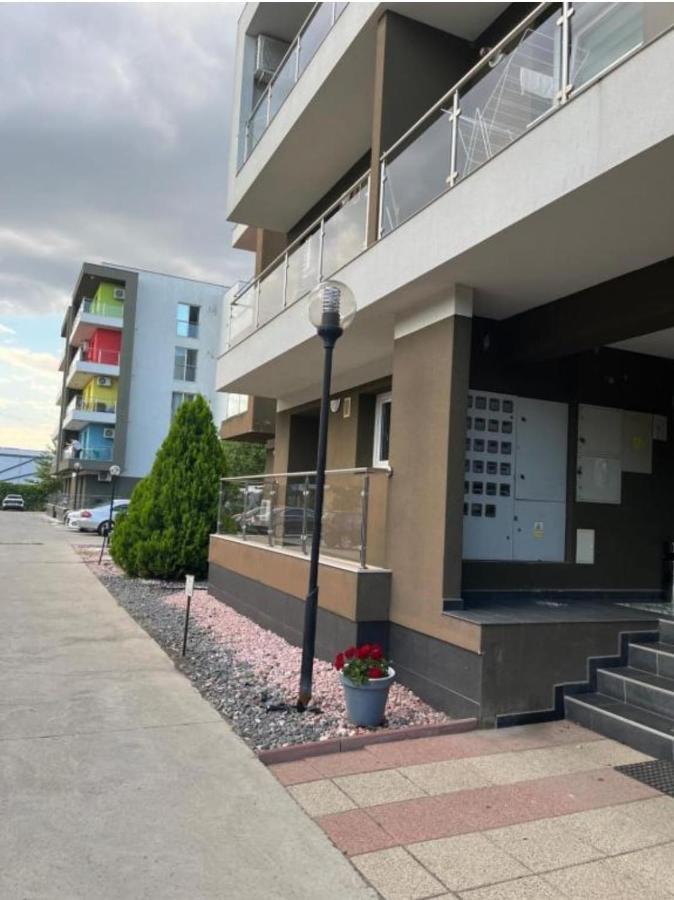 Tranzzit Airport Apartment II Otopeni Bagian luar foto