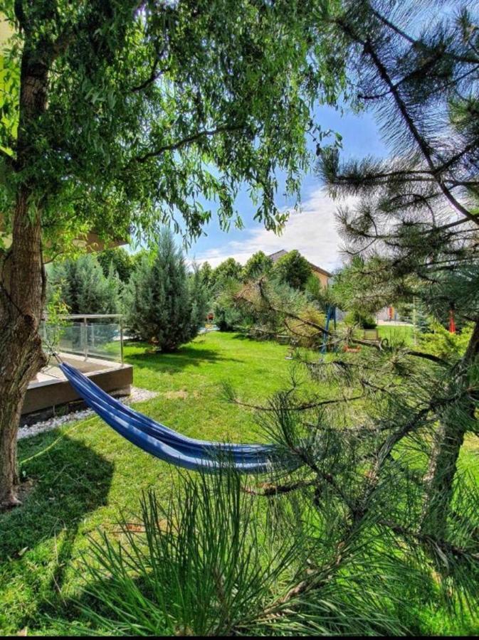 Tranzzit Airport Apartment II Otopeni Bagian luar foto